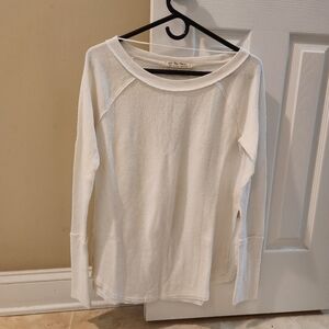 (We The Free) White Sweater/Long Sleeved Thermal Top